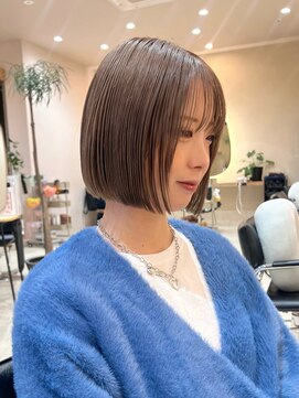 ヒビヲ(HIBIO) 切りっぱなしボブワンホンボブダブルカラーブリーチベージュ