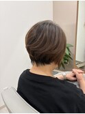 クセを収めるショートボブ