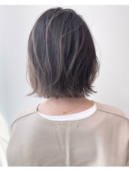 クールブ(Courbe)の写真/"白髪カバー×明るい色味"で肌のトーンUPにも効果的☆明るい白髪染めで最旬Styleに［白髪染め/髪質改善］