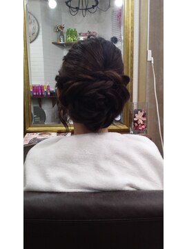 ヘアセットアンドエクステンションショールーム(SHOW ROOM) 編み込みお花ヘアセット