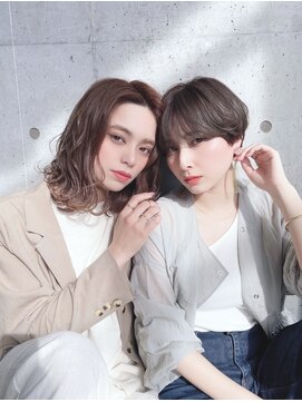 ジーナ 梅田(Zina) 【Zina 梅田】 レイヤーカット グレージュ ハイライトカラー