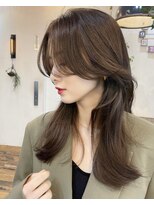上品さと可愛さと色気のある顔まわりのゆるレイヤー