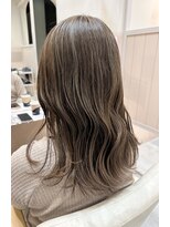 シダ(sida)&nbsp;白髪ぼかしハイライトはお任せください♪