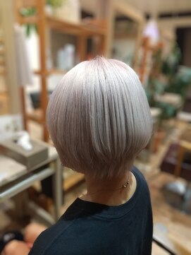 フェリスディーレ (Felice Deele) ホワイトカラー