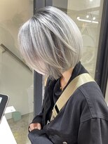 イェッカ パビル(YECCA pabil)&nbsp;ホワイトシルバー（ブリーチ２回～）