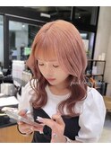 ピンクベージュ
