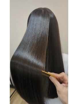 スリーク バイ ロイ 円町本店(sleek by roy) 夏休みに学生さんも髪質改善ストレート！