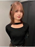 柔らかいベージュ×レイヤーカット