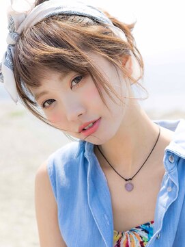ヘアデザイン ソラ(Sola) ヘアアレンジ：簡単無造作ビーチスタイル スカーフ×くるりんぱ