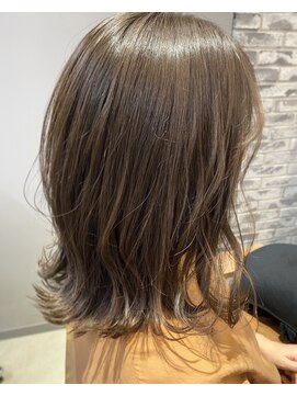 ファン(FUN) 外ハネミディアム