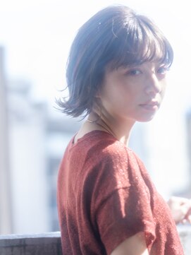 エミュ 表参道 青山(emu) 【emu井上信洋】透明感ベージュと外ハネパーマボブ【エミュ】