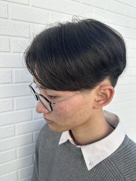 ヒュイル バイ ニアウ(Hwyl by Niau) メンズマッシュセンターパートスパイラルパーマニュアンスパーマ