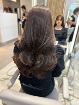 アフロートリノ(AFLOAT Leino) ブリーチなしベージュ　レイヤー　透明感　グレージュアッシュ