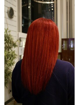 J-シュール 鮮やかなレッドヘア