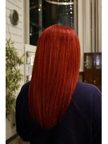 J-シュール 鮮やかなレッドヘア