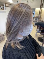 ボタニウム バイ アールサロン(BOTANIUM by RrSALON)&nbsp;【BOTANIUM by Rr SALON滝島】白髪ぼかしハイライト