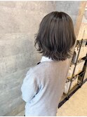 オリーブグレージュ