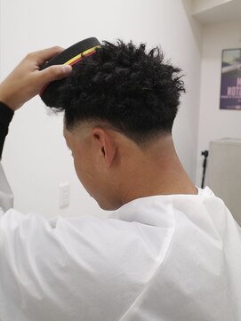 キブンスタンド(KIBUN stand) スパイキーアフロ×ラウンドローフェード