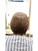 クローバー(clover)&nbsp;明るめカーキ色ショートボブ