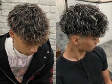 〈カット＋スペインカール〉ハイウエイトでスッキリさせつつ前髪を下ろす外国人風スタイル[京都/メンズ］