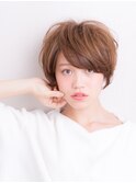 無造作ラフな小顔ショートベージュカラー