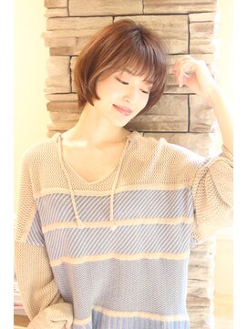 レウナ 外苑前(Reuna) 大人可愛いひし形ニュアンスショート　２０代３０代４０代