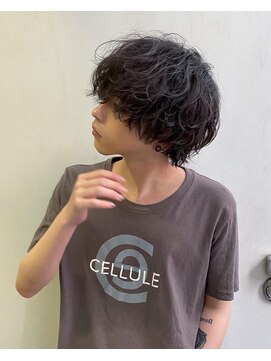 シン(syn) 前上がり スパイラル ニュアンスマッシュ