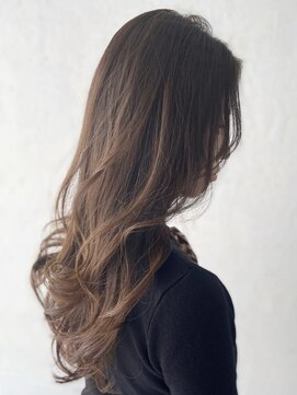 ザヘアメイクシェア(THE -HAIR MAKE SHARE-) ヌーディカラーで弾むウェーブロング