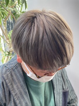 ステア ケース(stair case) 白髪が気になるならいっそことハイトーンに!シルバーグレー