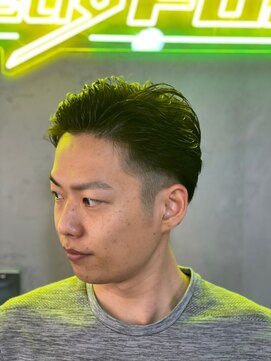 グリーディーフォックス 代々木(Greedy FOX) コンマヘア/センタ-パ-ト/ツイストスパイラル/スキンフェード