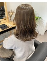 キュー(CEU) オリーブアッシュベージュ