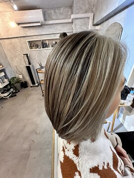 サーディースリーエーカーズヘアスタジオ(33Acers Hair Studio) フェイスフレーミング&シャドールーツ