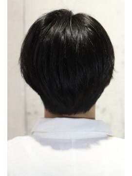 リップス 栄(LIPPS) 毛流れセンターパート