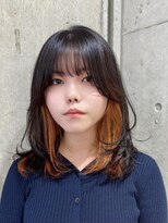 ミルクティーベージュ顔周りレイヤーカット韓国風ハイトーン20代