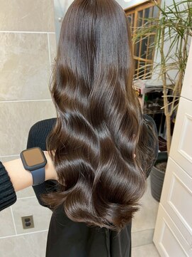 ドロシー 郡山桑野店(Dorothy) ミニウルフチェリーブラウンホワイトグレージュフェザーパーマ