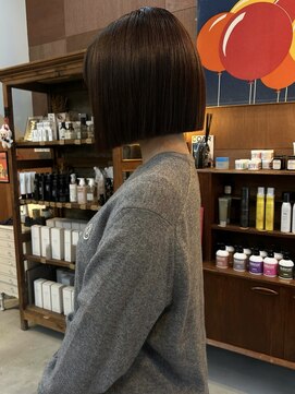 チャプター 問屋町(chapter) ケアカラーラベンダーブラウン切りっぱなしボブ髪質改善