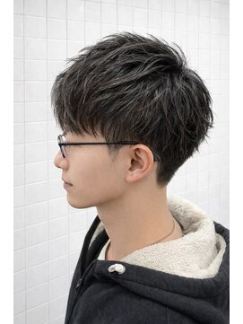 ゼロスバーバー(0's BARBER SHOP) 束感黒髪ビジネススタイル清潔感人気