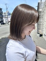 ドルセ(Dulce) 外はねボブ×顔まわりレイヤー×暗めベージュ