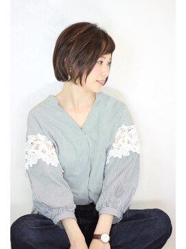 ハーツスタンダード(Hearts Standard) 【上質大人ショート2nd小顔フレンチボブネイビーカラー】の秘密