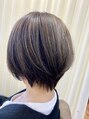 スリーバイザサロン(THREE by the salon)&nbsp;ショートヘアにコントラストしっかりめのハイライト。