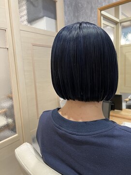 エミュ(emu) wカラーで艶ボブ♪