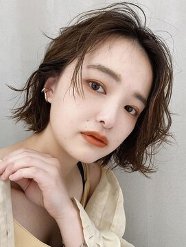 ノイ(noi) 顔周りレイヤーカットグレージュカラーくびれボブベージュカラー