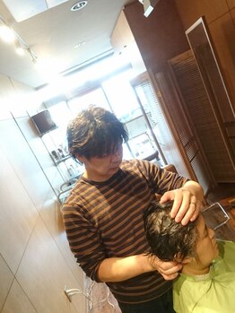 スクラップアンドビルド ヘアー(SCRAP&BUILD HAIR)の写真/香りにも癒されながら、心身ともにリラックスできる"ヒーリングヘッドスパ"で癒しのひとときをご提供！