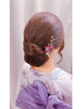 ヘアメイクサロン チャンス(Hair make salon CHANCE) タイトシニヨン