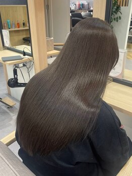 レム 長町店(L.E.M)の写真/ただまっすぐな縮毛矯正はもう終わり！思わず触りたくなる、艶感たっぷりで自然なストレートが叶っちゃう☆
