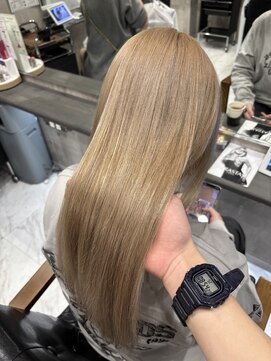 トゥルークリエイション 春日部(True Creation) ブリーチ2回~ミルクティーブロンド