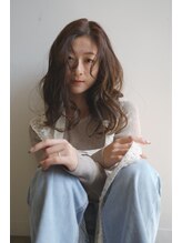 ミナリ(minari)&nbsp;巻き髪レイヤー／アッシュブラウン☆