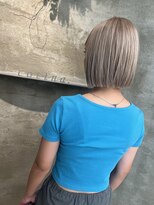 コティナ(cotina.) 切りっぱなしボブ × ハイトーンベージュ