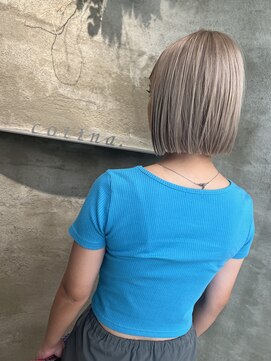 コティナ(cotina.) 切りっぱなしボブ × ハイトーンベージュ