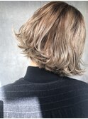 bibito  ミニマムモードな外ハネ プラチナボブ